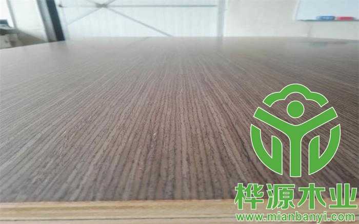 科技銀胡桃木飾面.jpg 科技銀胡桃木飾面.jpg
